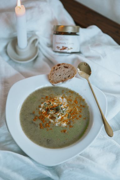 z.B. für Suppen Gewürzmischung für Suppen, Fisch, Brot, Pfannkuchen, Quarkspeisen